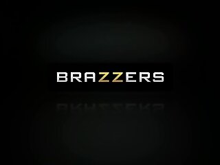 Clandestine Coochie With Lezley Zen, Bruce Venture, Raylin Ann - Brazzers