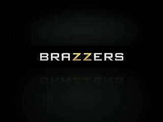Trainer To The Stars With Liza Del Sierra - Brazzers