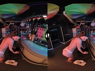 Solo On Bar - SqueezeVR